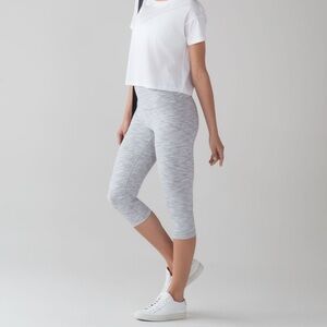 Lululemon Wunder Under Hi-Rise 1/2 Tight Leggings Luxtreme Womens Size 6 Crop